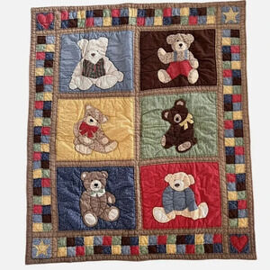 Vintage Handmade Teddy Bear Quilt Crib Size Throw Wall Hanging